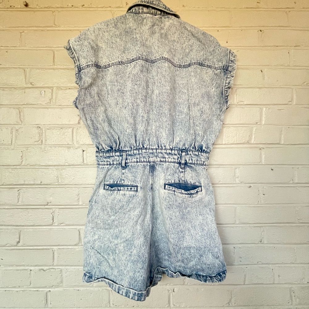 BLANK NYC Head Backstage Denim Light wash Romper - Picture 3 of 4